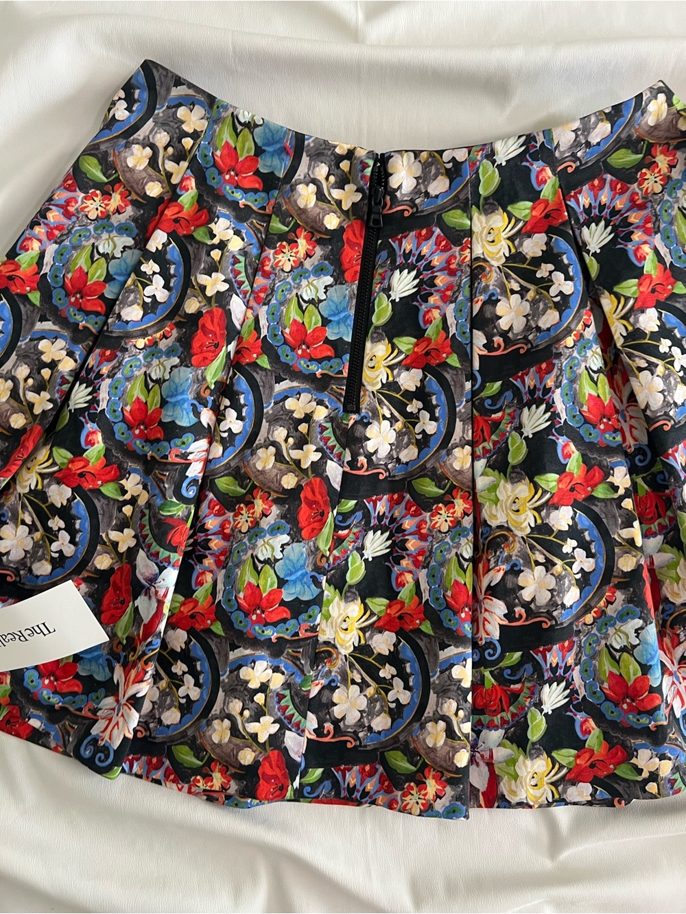 Alice & Oliva X The Real Real Multi Colored Pleated Mini Skirt ✨ - Picture 3 of 4